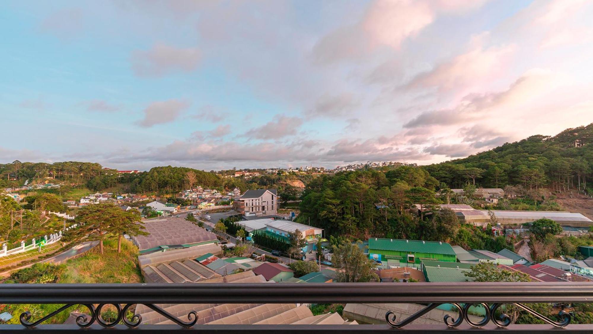 Pine View Hotel Dalat Exterior photo