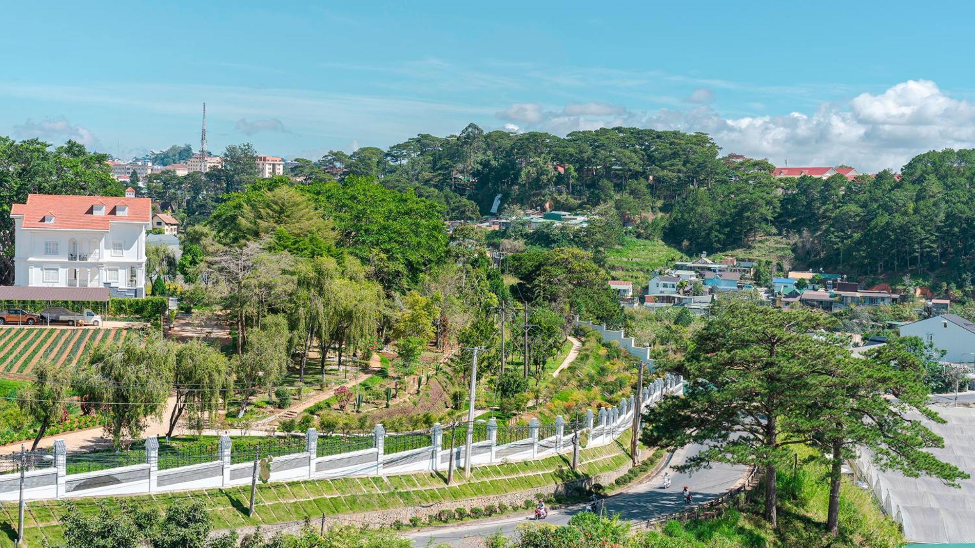 Pine View Hotel Dalat Exterior photo