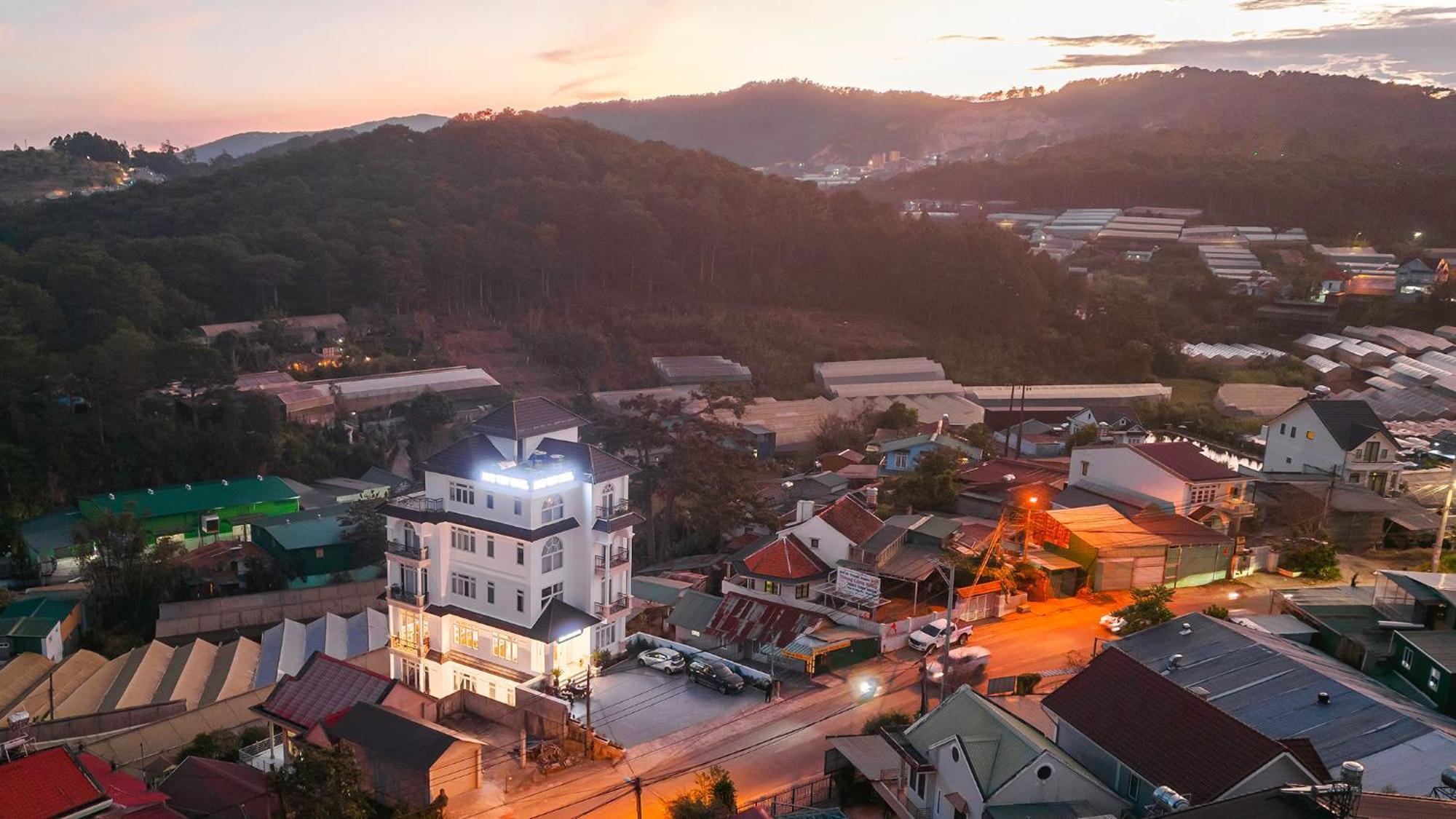 Pine View Hotel Dalat Exterior photo